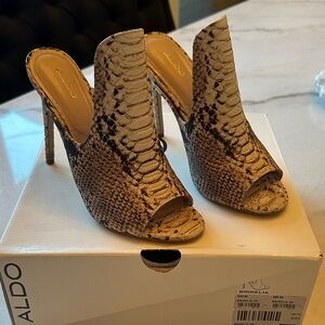 Women’s Aldo Beige Snakeskin Open-Toe Heels in Tan and Black Size 7